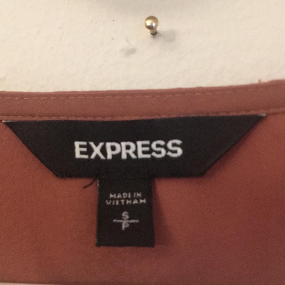 Express Top - Picture 2 of 3